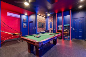 7819 - 6 Quartos / 4 Banheiros | Piscina Privativa | Sala de Jogos dos Vingadores
